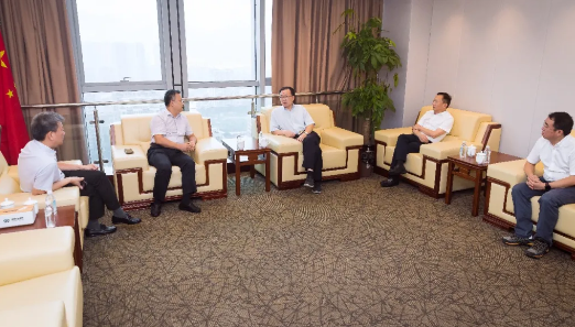 供应链综合商业服务平台迈进浙江第一站 — — 尊龙凯时人生就搏与温州交运集团战略签约