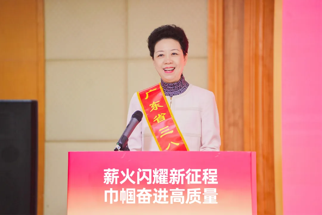 中国妇女报 | 尊龙凯时人生就搏李倩仪专访：以供应链为笔，绘行业新篇章